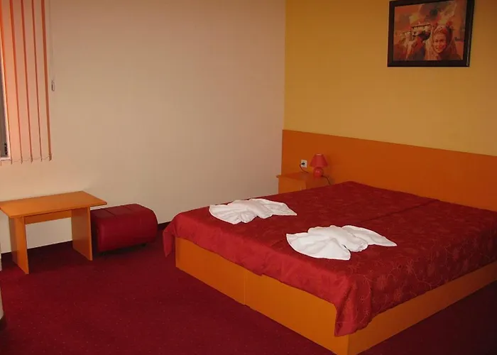 Tarnovo Отель 2*